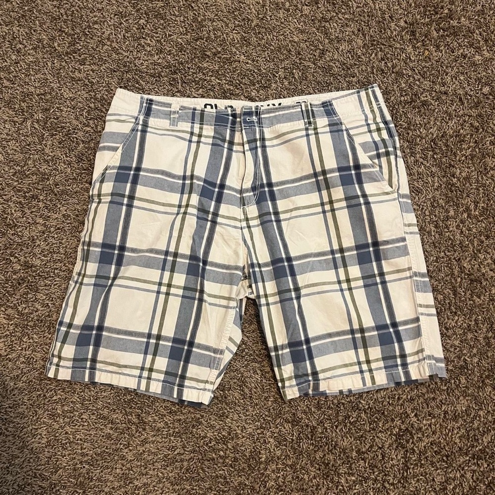 Old navy white and blue plaid mens shorts